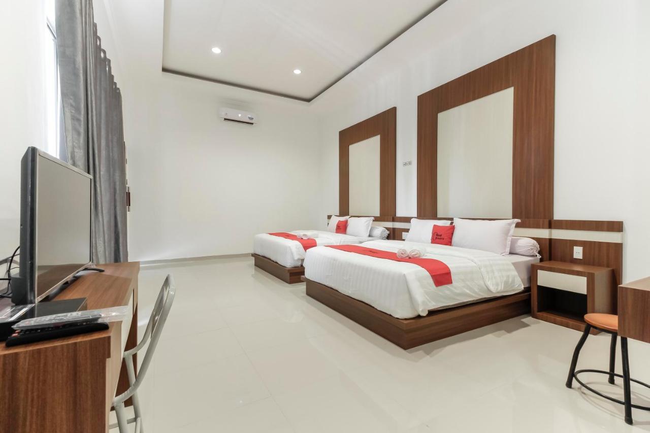 Reddoorz Premium @ Setiabudi Medan Sunggal Екстер'єр фото